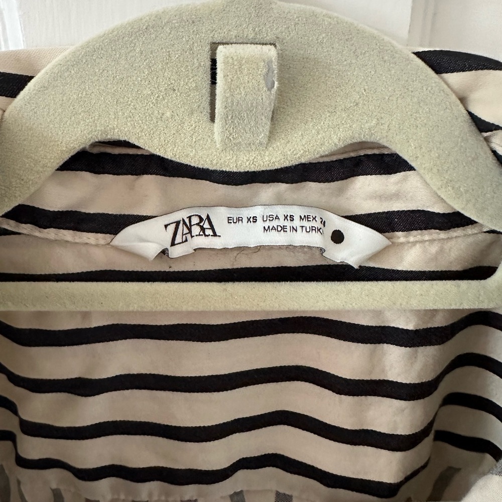 Zara button up - Picture 2 of 2